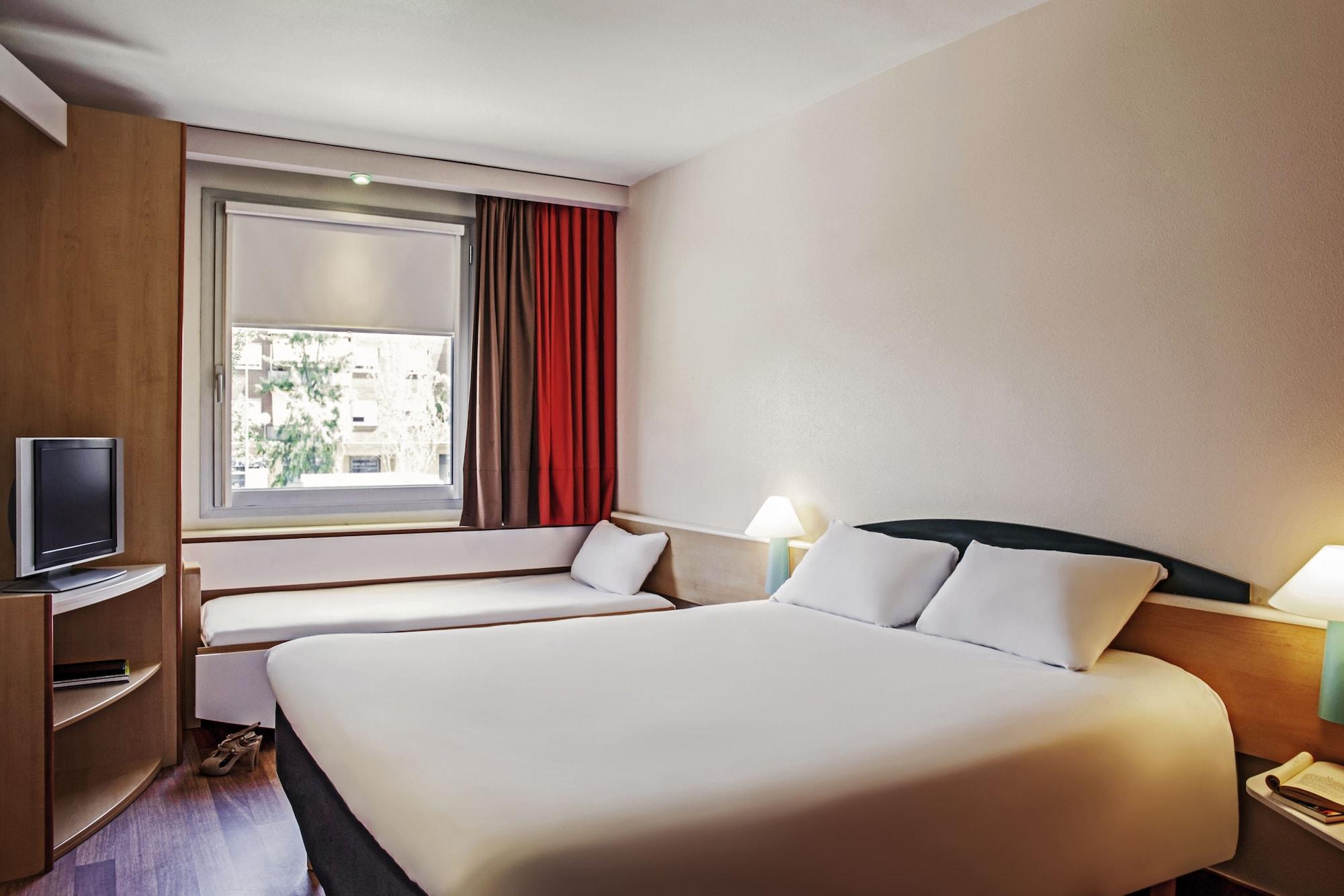 מלון Ibis Barcelona מולינס דה ריי מראה חיצוני תמונה