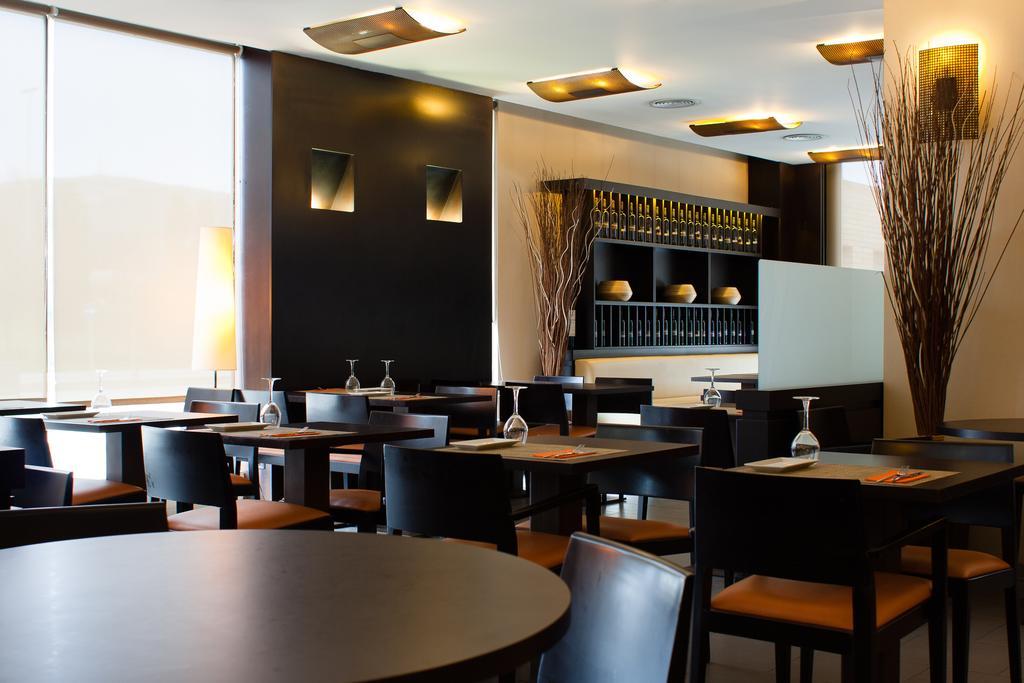 מלון Ibis Barcelona מולינס דה ריי מראה חיצוני תמונה