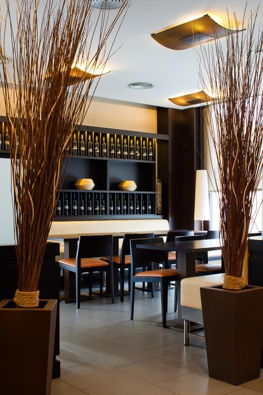 מלון Ibis Barcelona מולינס דה ריי מראה חיצוני תמונה