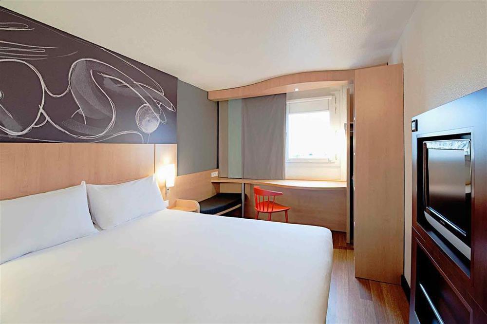 מלון Ibis Barcelona מולינס דה ריי מראה חיצוני תמונה
